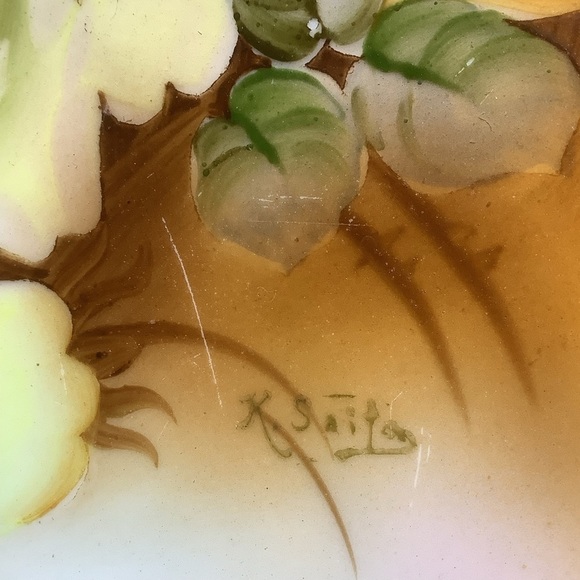 Vintage Hand Painted Nippon Handled and Gilded Plate with Yellow Roses - Picture 9 of 11